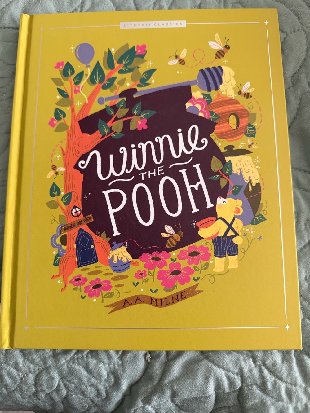 Winnie the Pooh Hardcover Classic - Yellow